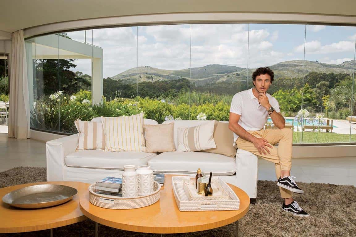 Juan Mónaco abrió las puertas de su casa en Tandil para la Revista Hola