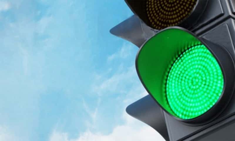 Nuevo semáforo en Espora y Colombia, sin giro a la izquierda