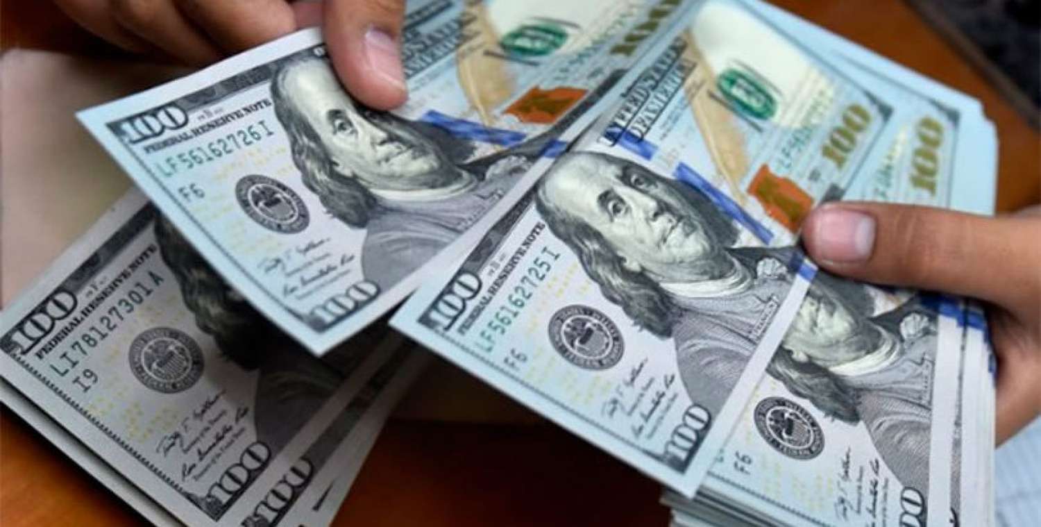 El Central bajó la tasa de las Leliq y liberó pesos, por lo que subió el dólar