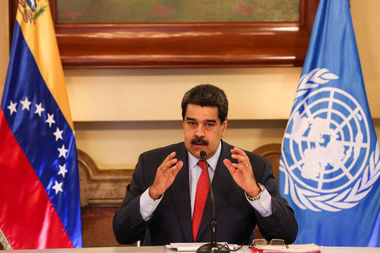 Aumenta la presión mundial para desalojar a Maduro del gobierno