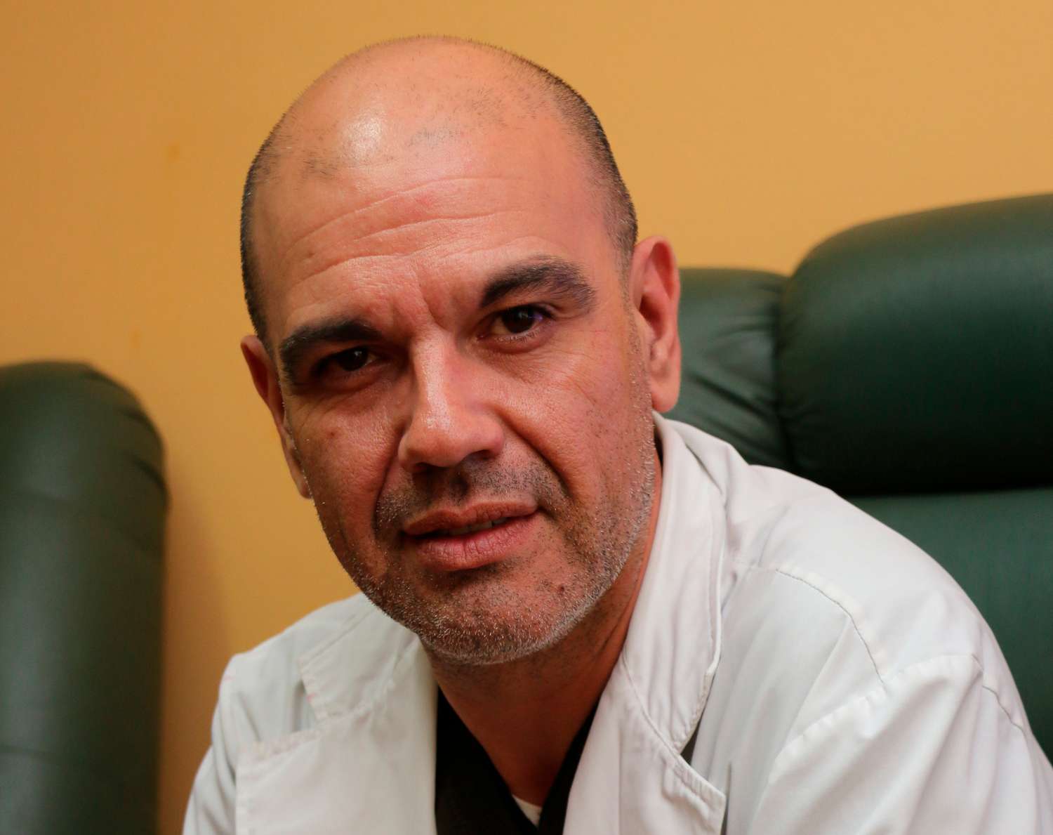 “Tal vez a PAMI le sirva más la gente muerta porque no provoca gastos”, dijo el encargado de oncología de la Nueva Clínica Chacabuco