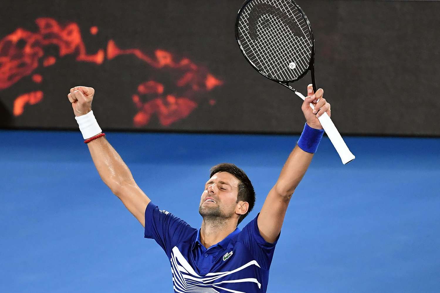 Djokovic venció a Medvedev  y se metió en cuartos de final