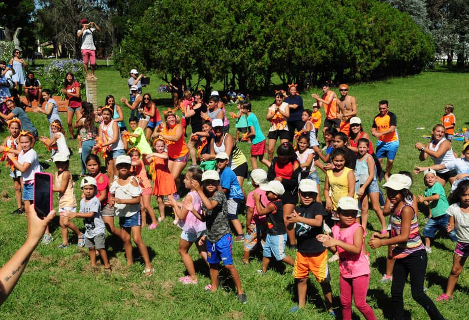 Cientos de niños llenaron de alegría y color  el cierre de las Escuelas Abiertas en Verano