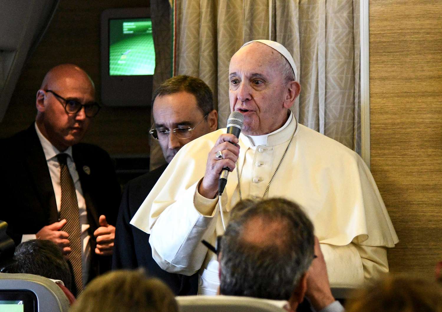 Emiratos Arabes Unidos recibe al Papa en una visita que se transformará en histórica