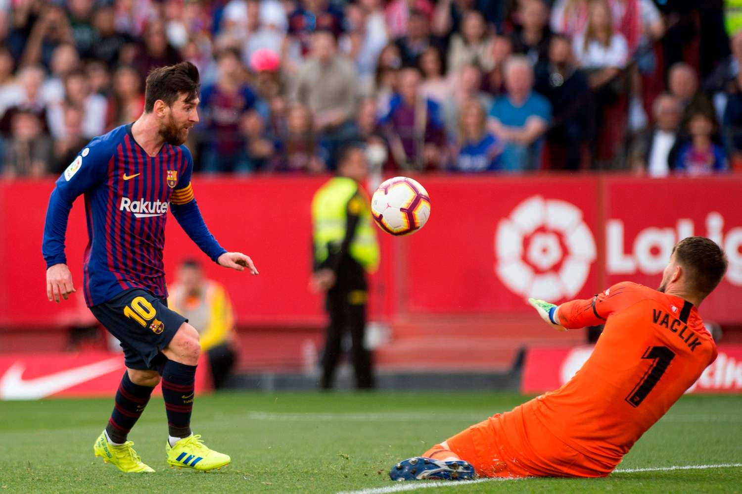 Triunfo de Barcelona, con un Messi descollante