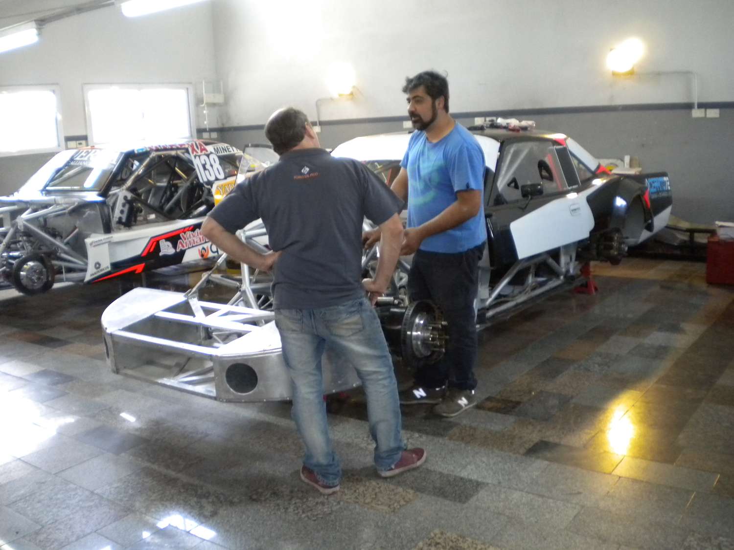 El UR Racing trabaja en  la Dodge de Altuna