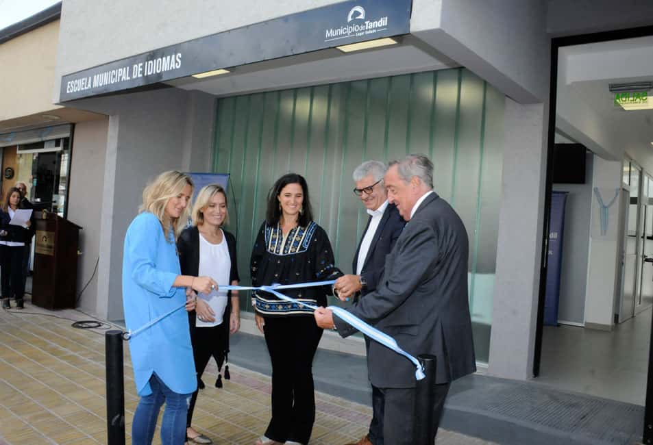 Se inauguró el nuevo edificio de la Escuela Municipal de Idiomas