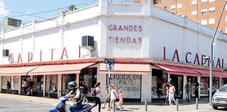 Después de 95 años cierra la tienda La Capital, un emblema comercial del centro de la ciudad