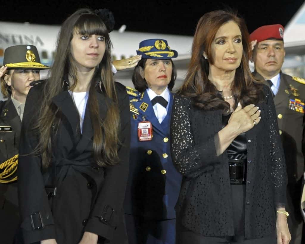 Cristina Kirchner viajó a Cuba para visitar a su hija, tras el fallecimiento de su madre