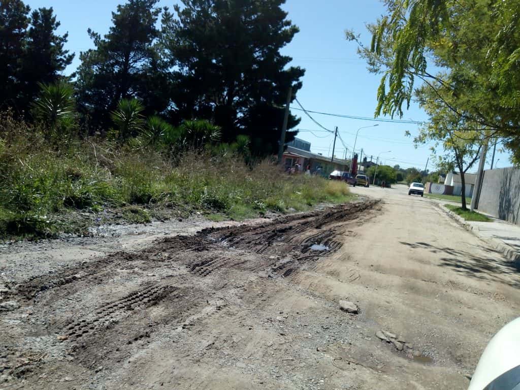 Vecinos del barrio Falucho XXII reclaman por las  obras de pavimentación que siguen pendientes