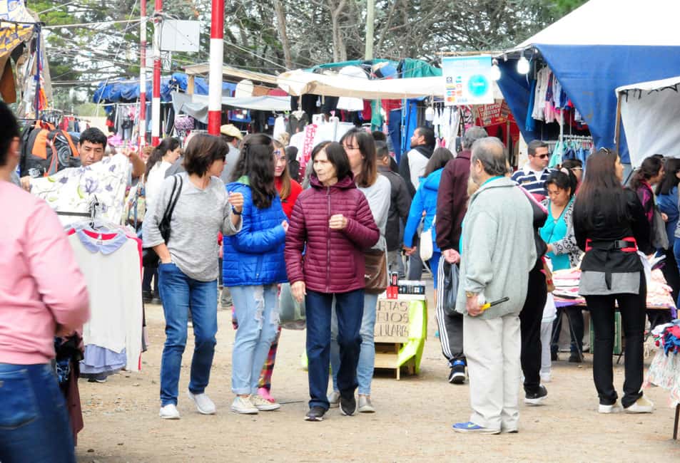 La Feria Mercantil convoca a miles de visitantes, pero el flujo de público no se traduce en ventas