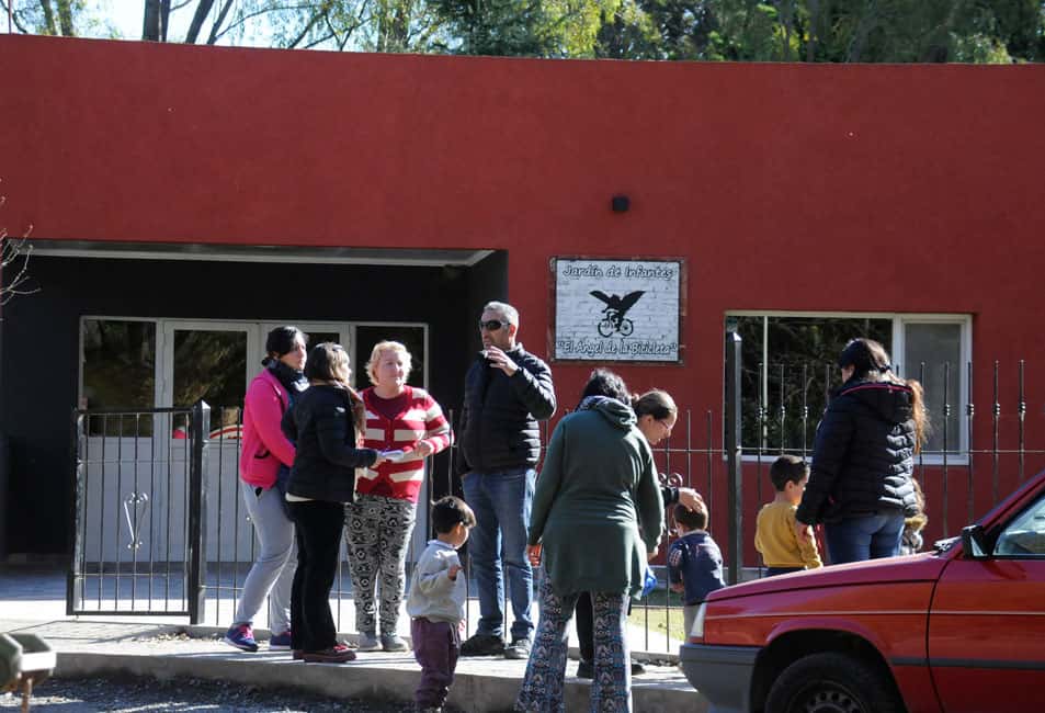 Los padres del Jardín de Granja Los Pibes siguen sin certezas y esperan respuestas de las autoridades