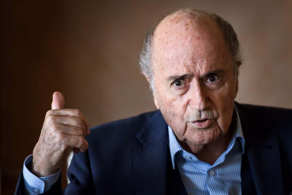 Joseph Blatter, en contra de FIFA y Gianni Infantino