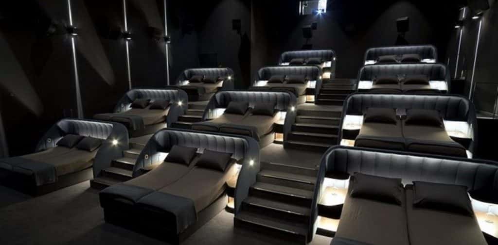 Suiza: debutaron los cines con camas