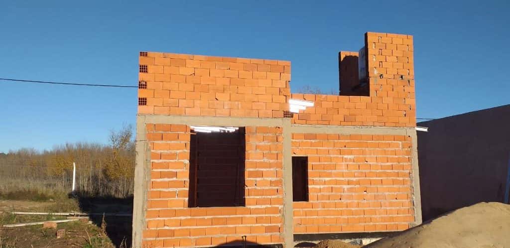 Mujeres sin techo construye la primera vivienda social adaptada y avanza con nuevos proyectos
