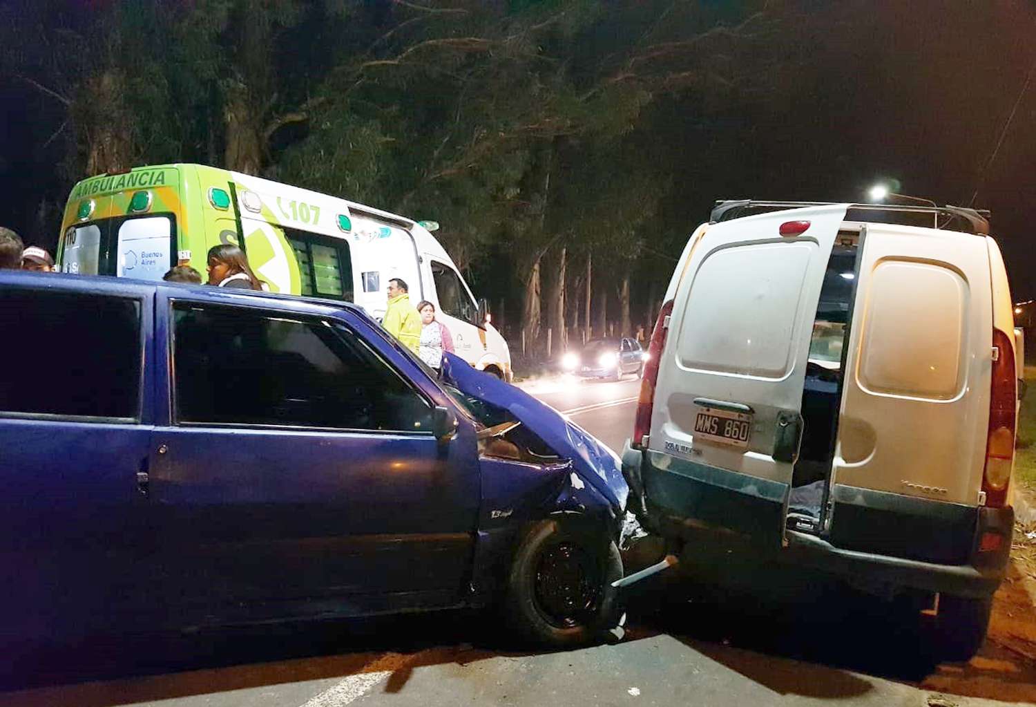Tres vehículos involucrados en un choque en Luis María Campos y Lisandro de la Torre