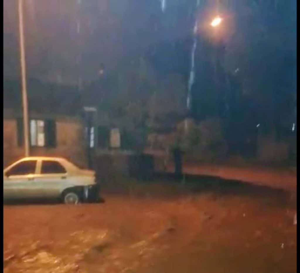 Las lluvias provocaron corte de calles, casas con ingreso de agua e intermitencias en el servicio eléctrico