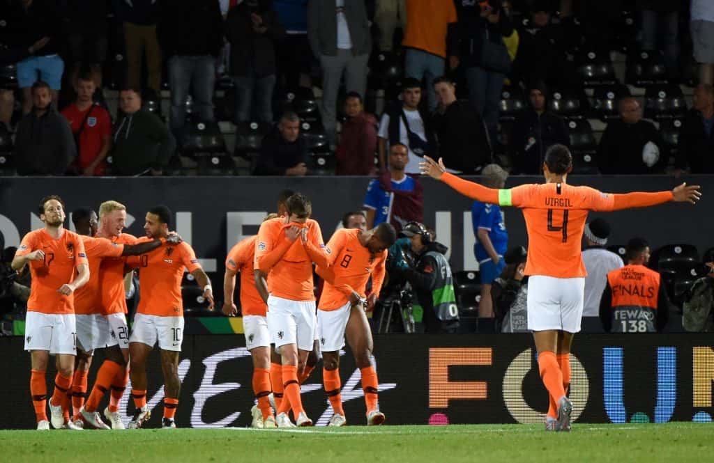 Holanda pasó a la final venciendo a Inglaterra