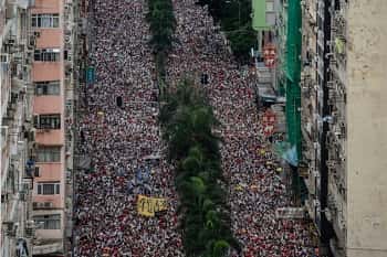 Gigantesca manifestación en Hong Kong en oposición a las extradiciones a China