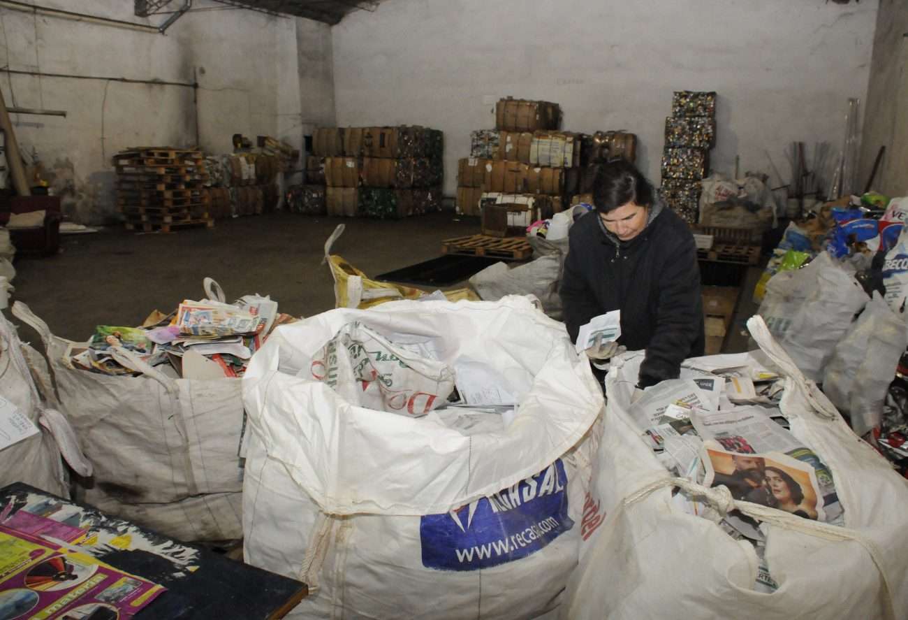 Recuperadores Urbanos recibieron boletas sobrantes  de las PASO para reciclar