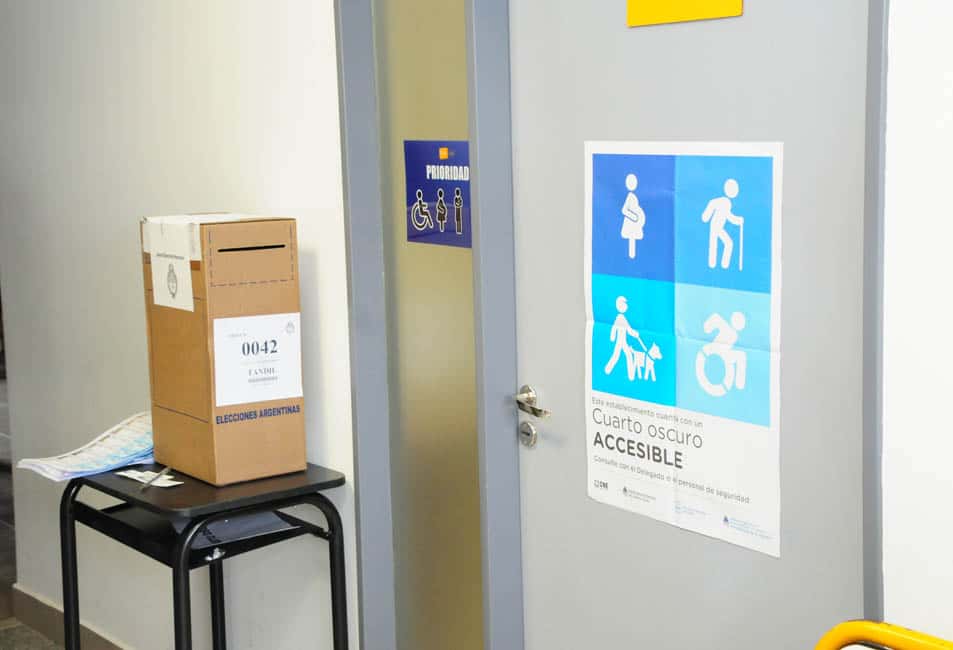 Polémica en el Campus: ¿Puede sacarse una urna para que una persona con discapacidad vote?