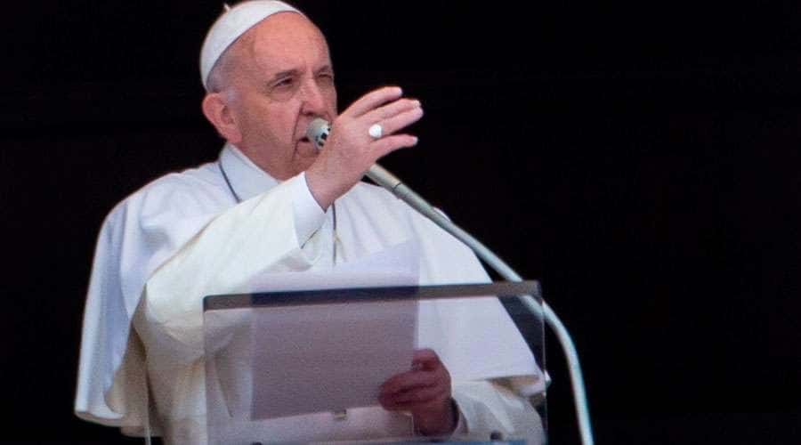 El papa Francisco dijo estar "preocupado" por el fuego en el "pulmón vital" de nuestro pl
