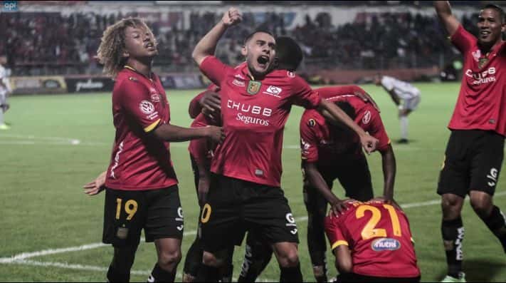 Gran actuación del tandilense Martínez en el empate de Deportivo Cuenca