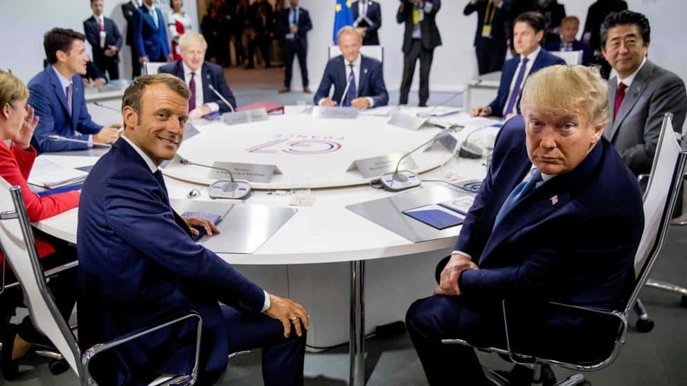 La cumbre del G7 se abrió con una agenda compleja, y un mano a mano entre Emmanuel Macron y Donald Trump