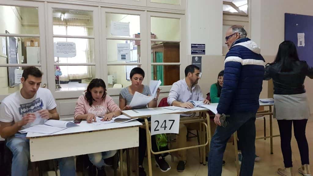El titular de la Dirección Nacional Electoral, Marcos Schiavi, dijo que los primeros resultados del próximo domingo se difundirán a partir de las 22:30.