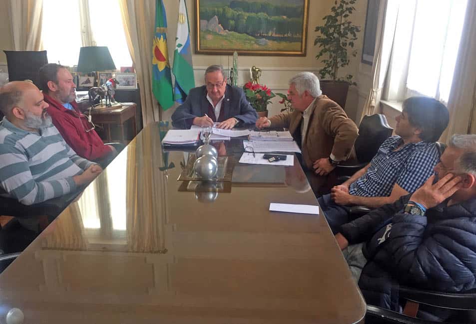 El Ejecutivo firmó el contrato para la concesión del Balneario y el Concejo no tendrá injerencia