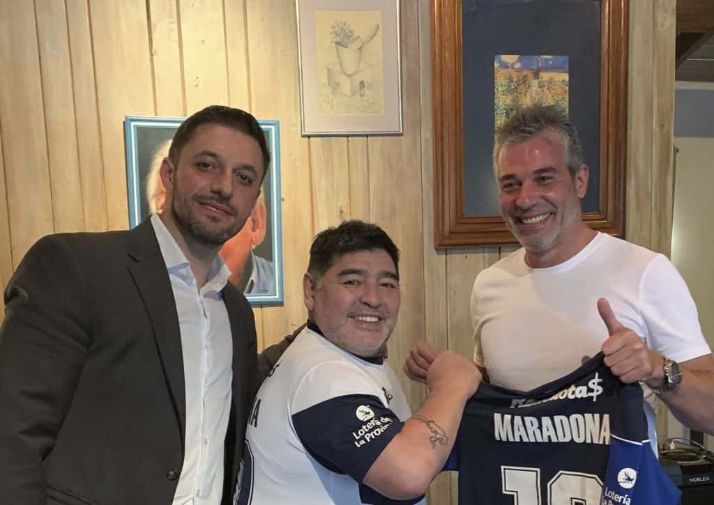 Maradona ya es DT de Gimnasia y será presentado el domingo