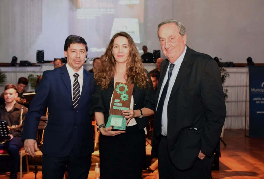 Ángel García fue distinguido  con el premio Juan Fugl en la  cena por el Día de la Industria