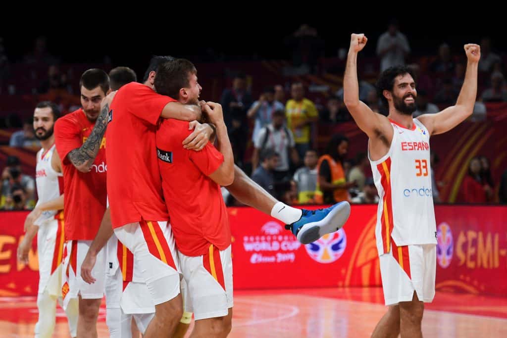 España avanzó luego de dos suplementarios
