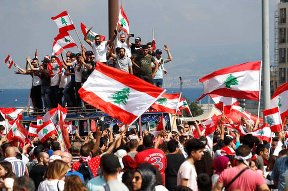 Cuarto día de protestas en Líbano, donde asoma un principio de acuerdo para imponer reformas