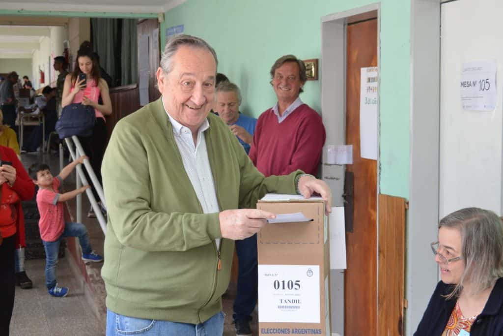 Votó el intendente Miguel Lunghi