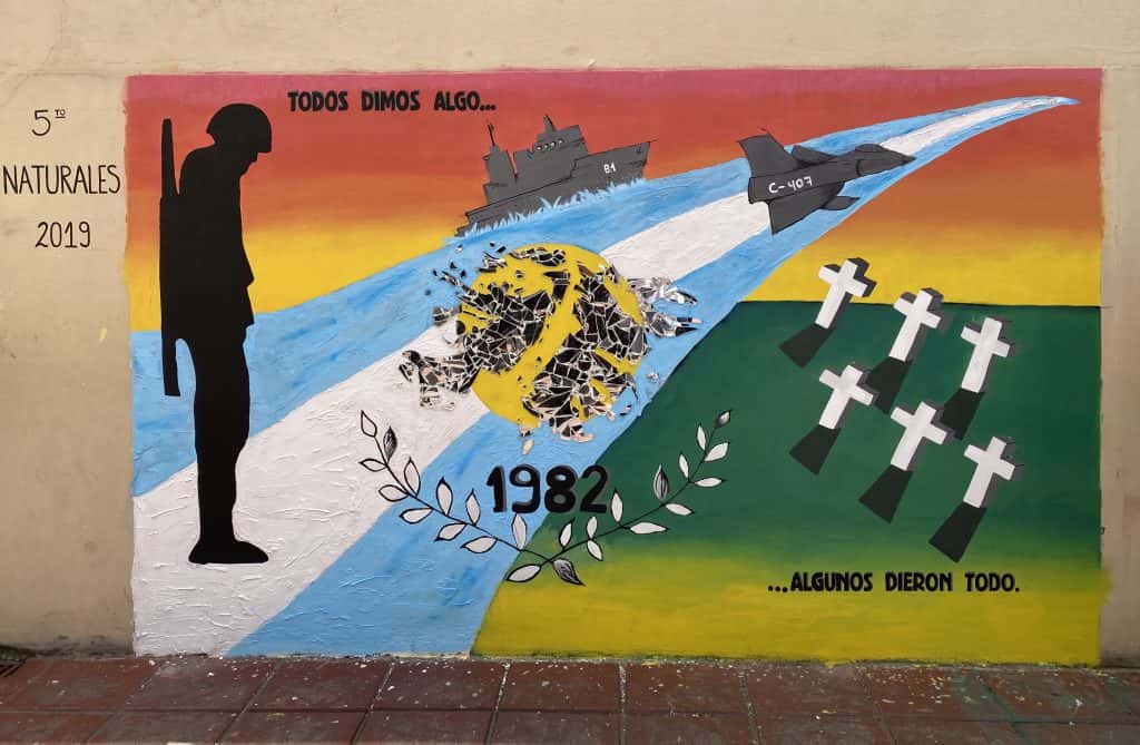 En un emotivo acto, alumnos de SAFA presentaron un mural en homenaje a los combatientes de Malvinas