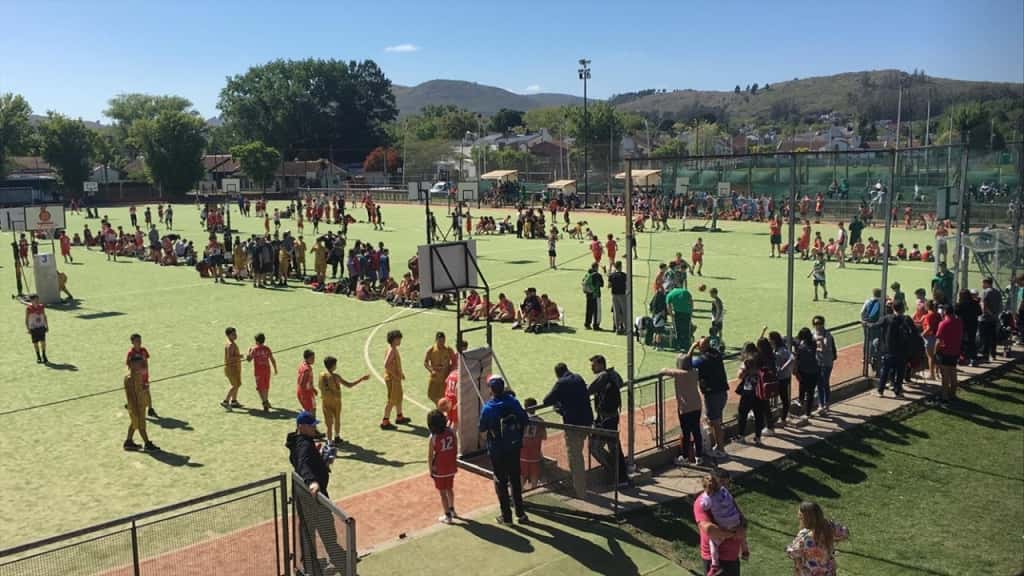 Más de 1000 chicos en el Encuentro Nacional de Mini Básquet del Club Independiente