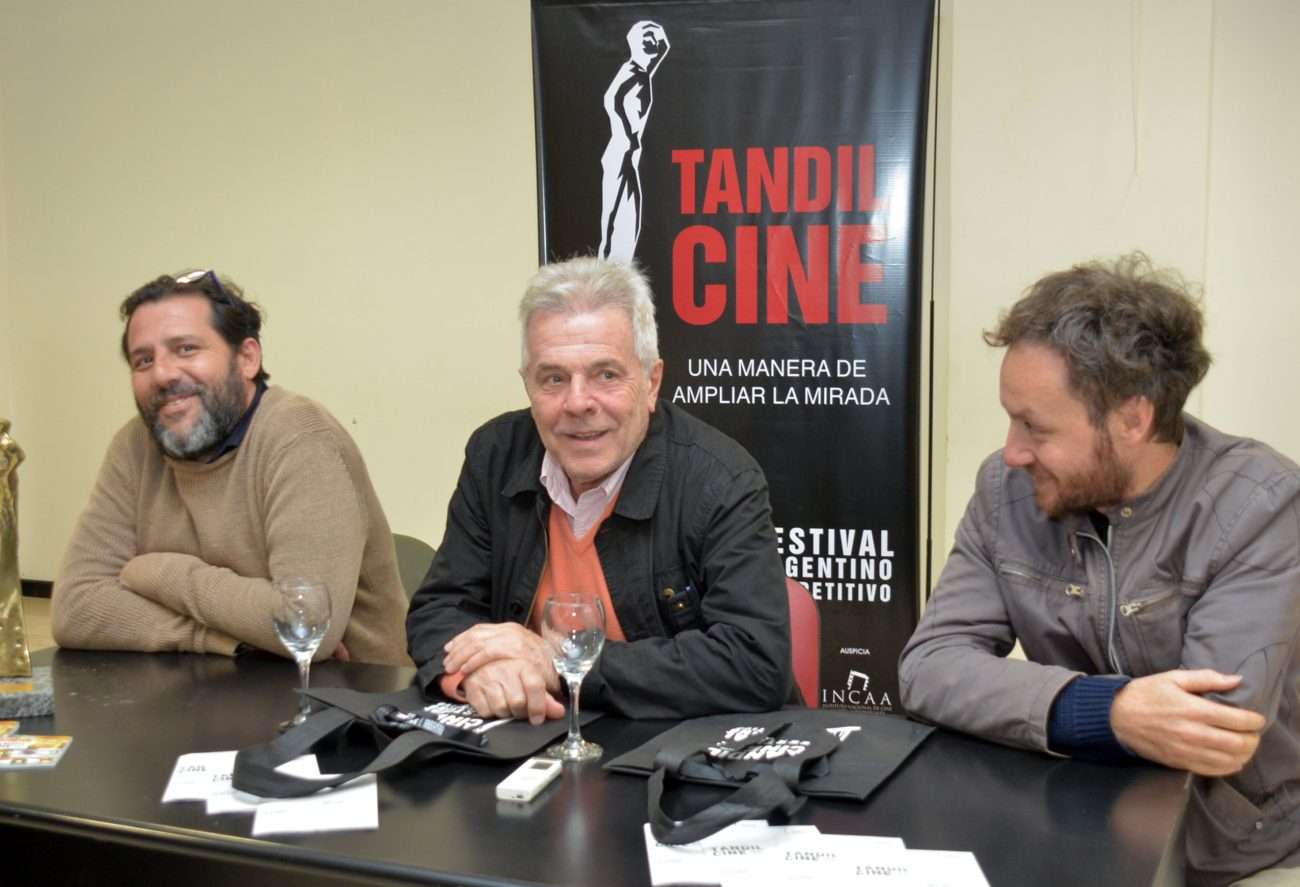 Víctor Laplace presentó “El plan divino”,  a sala llena, en el cierre del Tandil Cine