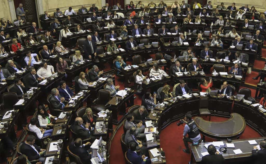 El oficialismo logró aprobar el proyecto de ley impositiva en Diputados y ahora se debate en el Senado de la Provincia