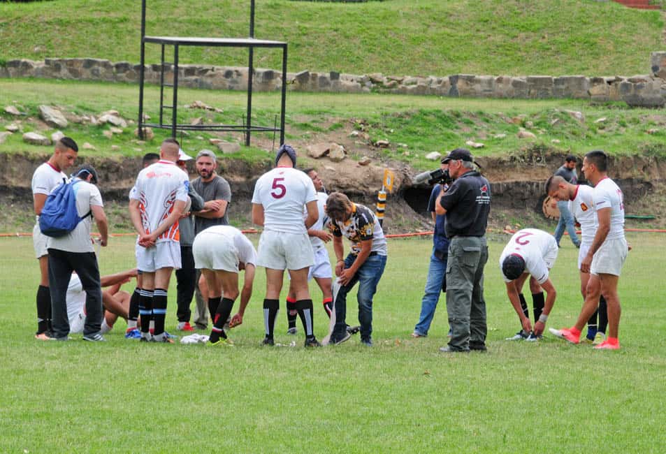 Histórico partido de rugby entre “Los Mirmidones”, equipo del penal de Barker, y Uncas