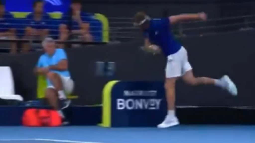 ATP Cup: Golpeó a su padre con la raqueta y su madre se acercó a retarlo