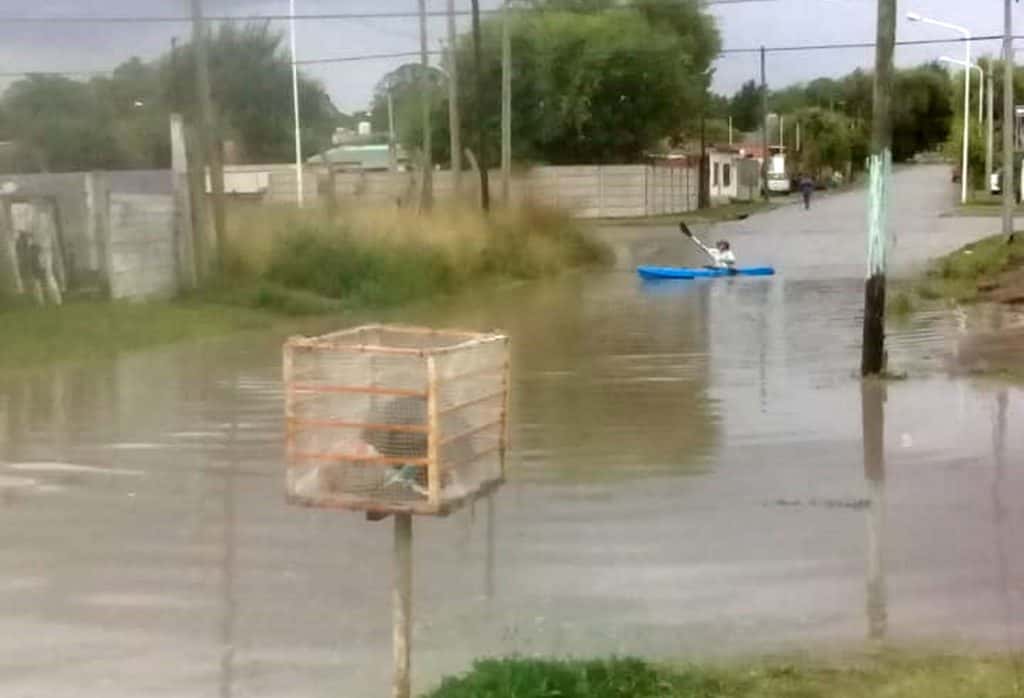 Vecinos de Formosa al 2100 se volvieron a inundar y exigen respuestas del Municipio
