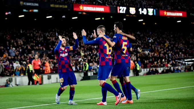 Barcelona pasó a cuartos con dos goles de Messi