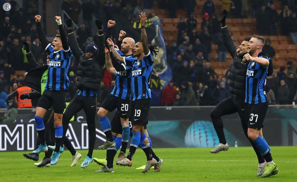Inter goleó a Cagliari  y avanzó a los cuartos