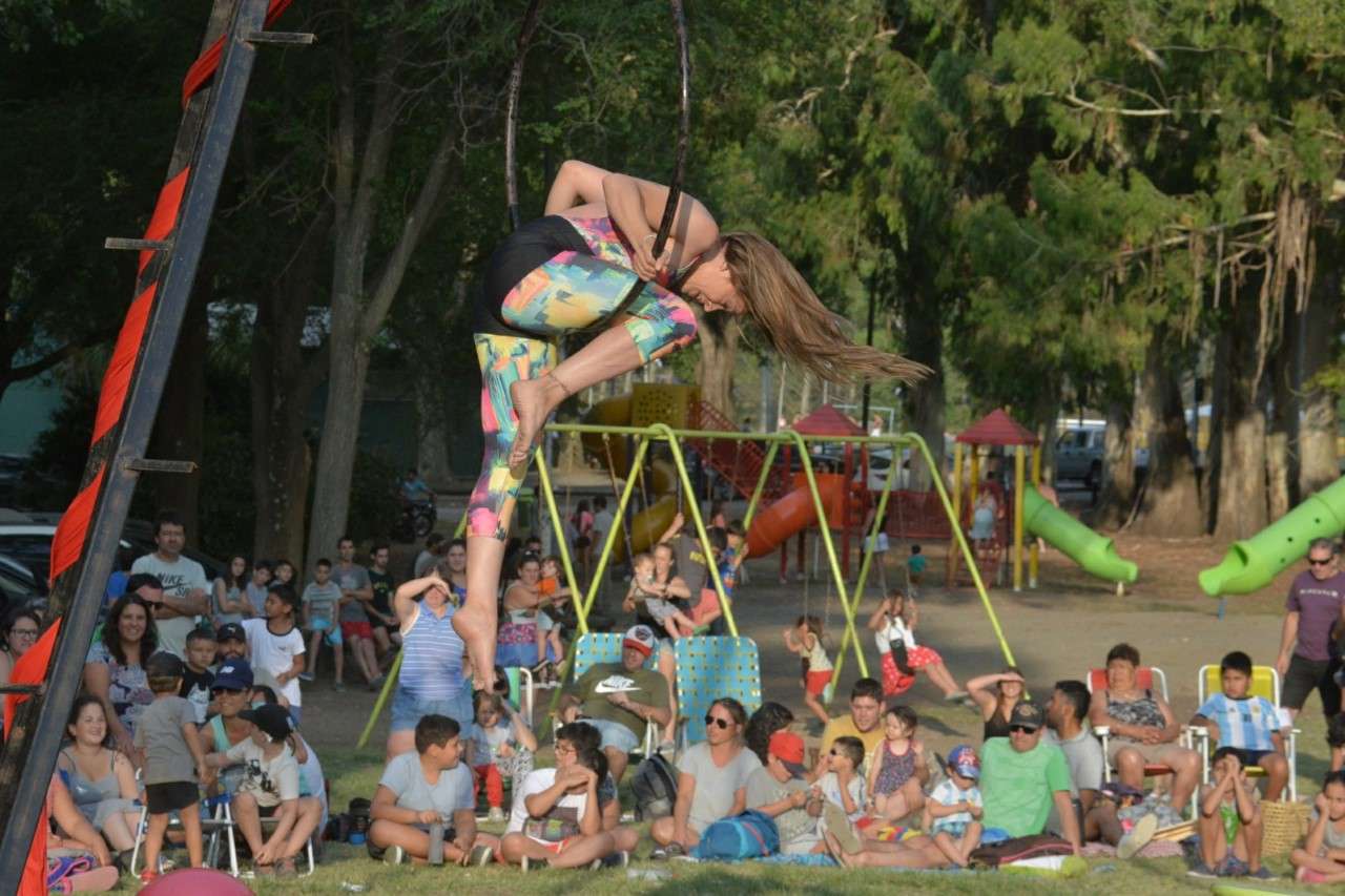 Decenas de familias disfrutaron de la primera jornada  de Plaza Circo en el Parque Soñado de los Niños