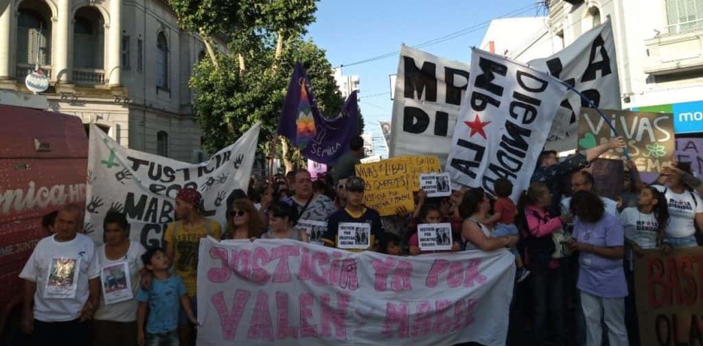 Una multitud marchó en Olavarría en reclamo de justicia por Valentina