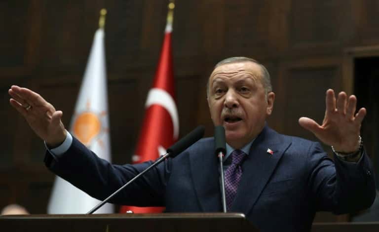 El presidente de Turquía advirtió sobre una inminente operación militar en Siria