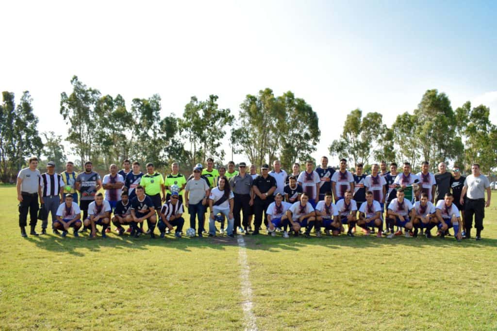 Partido de fútbol entre una selección de detenidos y un club en Sierra Chica para beneficiar a 120 chicos