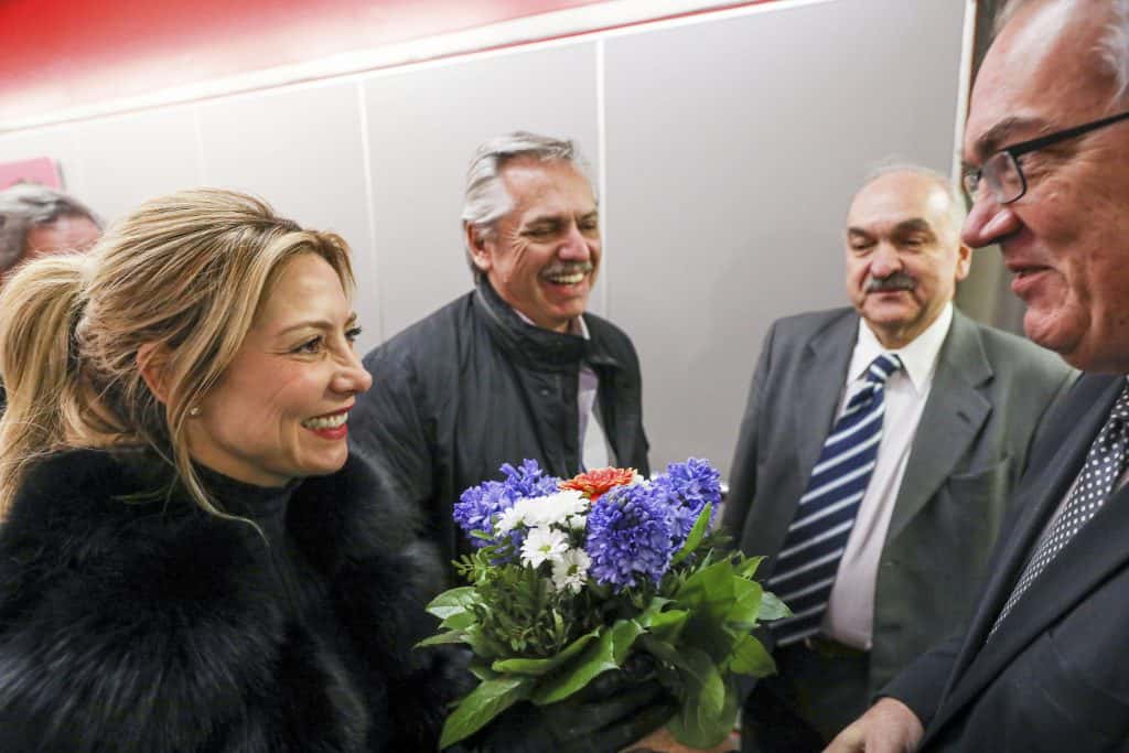 Fernández llegó a Alemania y hoy se reunirá con Ángela Merkel