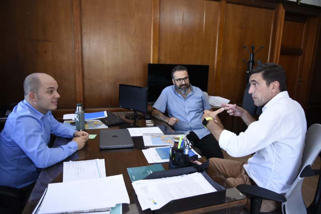 Iparraguirre se reunió con el secretario  nacional de municipios, Avelino Zurro